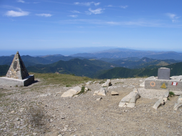 IL PANORAMA VERSO IL MAR LIGURE DAL MONTE ANTOLA.jpg